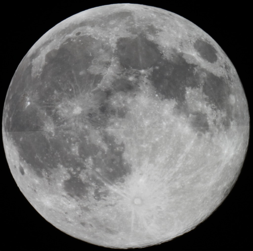 474211_moon.jpg